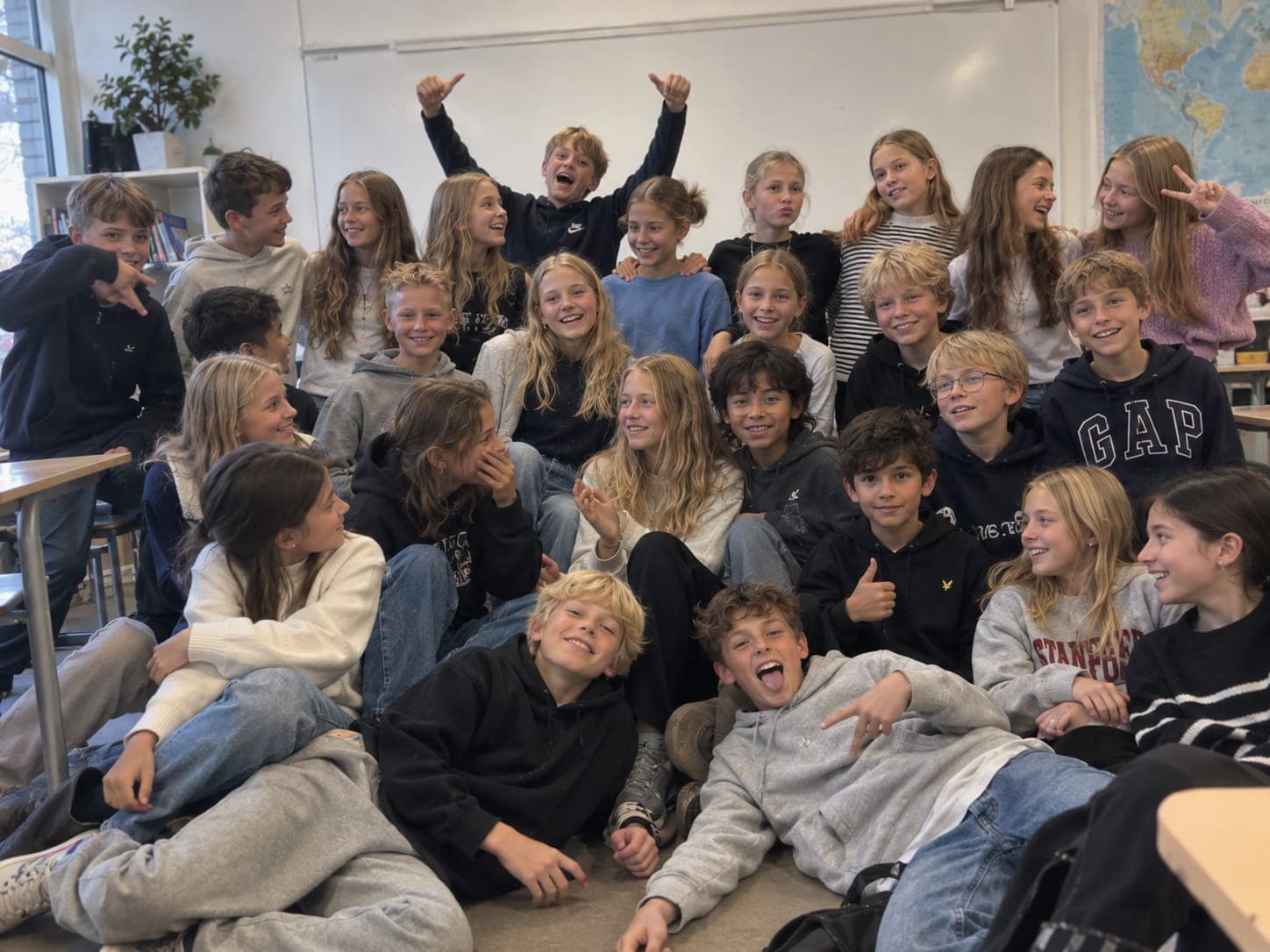 Eleverna i Hagaskolan 4B efter försäljningen